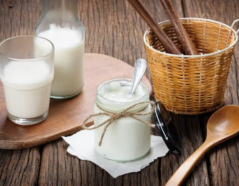 Alimente care scad tensiunea - lapte degresat si iaurt