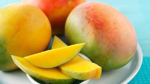 Mango fruct îmbunătățește vederea datorită nutrienților din compoziția sa.